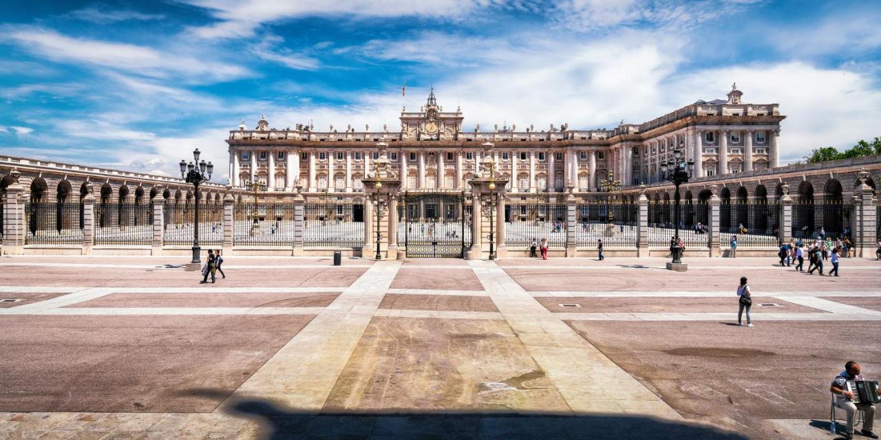 Apartamentos Felipe IV Plaza Mayor Madrid Exterior foto